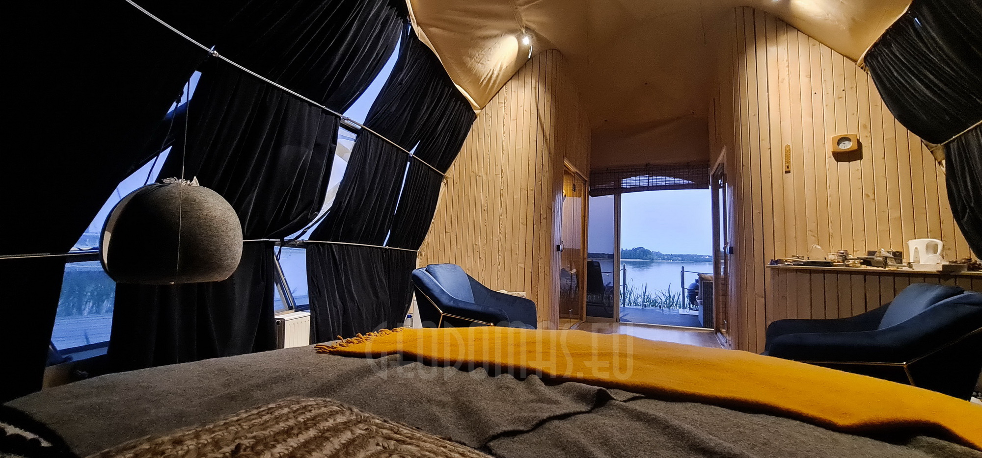 27m² Luxury Glamping Yacht | Floating Dome Ø7m, Trakai LT